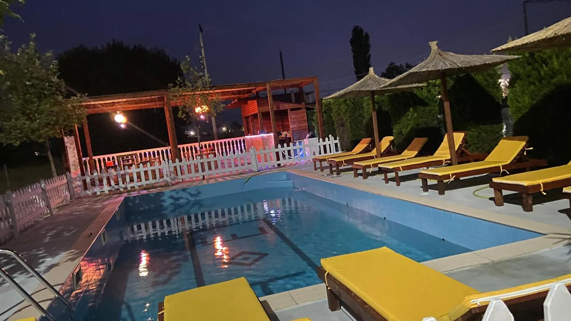 Hotel De Liege Velipojë Αλβανία